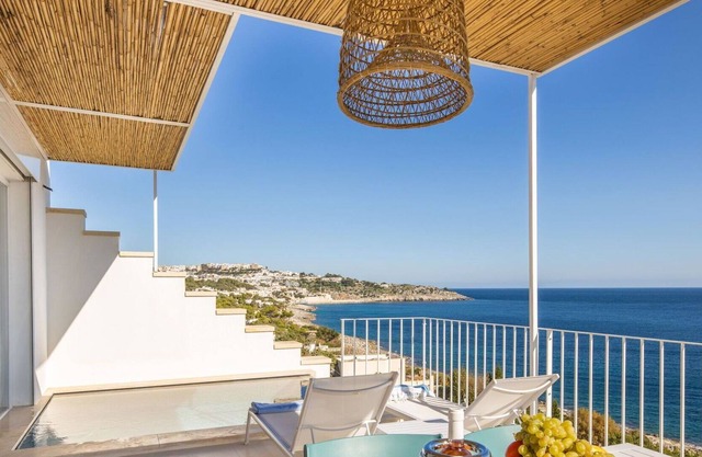 Beautiful apartment for 3 people with A/C, private pool, WIFI, TV, terrace and parking