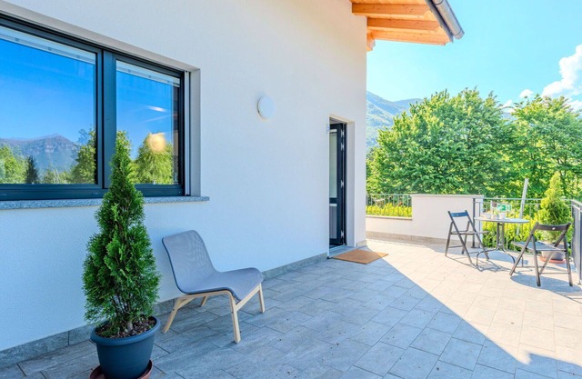 Beautiful apartment for 4 guests with A/C, WIFI, pool, TV and patio