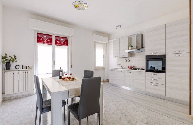 Beautiful apartment for 5 guests with WIFI, TV, terrace and panoramic view, close to Porto Recan.