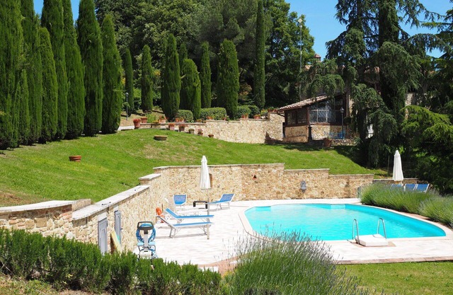 Beautiful apartment for 6 guests with WIFI, pool and panoramic view, close to San Gimignano