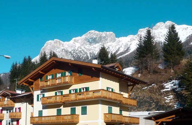 Beautiful apartment for 2 guests with WIFI, TV, balcony and pets allowed