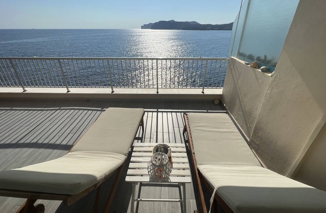 BEAUTIFUL APARTMENT IN COSTA DE LA CALMA.