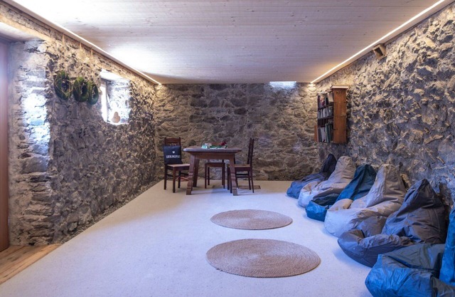 Beautiful apartment in villa for 8 people with WIFI and terrace