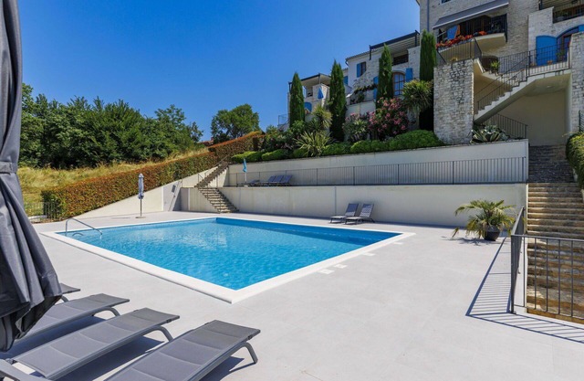 Beautiful apartment in villa for 6 people with pool, A/C, WIFI, TV and terrace