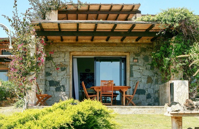 Beautiful apartment in villa for 4 guests with A/C, TV, terrace and pets allowed