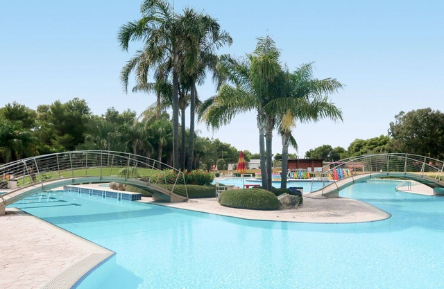Beautiful apartment in villa for 5 guests with pool, A/C, terrace and pets allowed