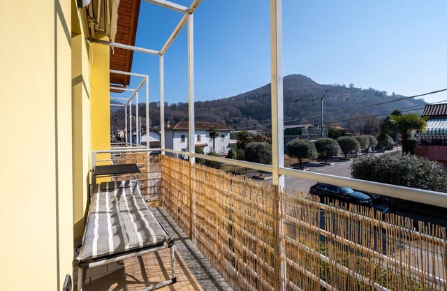 Beautiful apartment for 5 people with WIFI, pool, TV, terrace and pets allowed