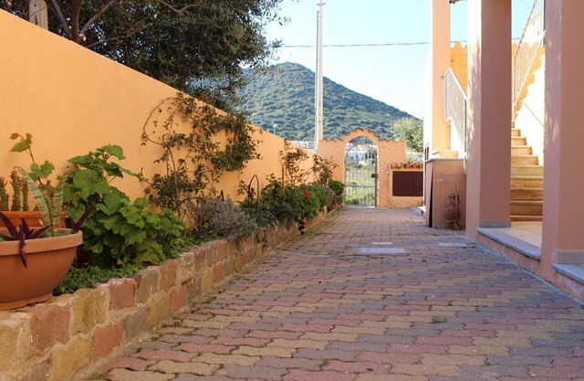 Beautiful apartment for 4 guests with WIFI, A/C, TV and terrace