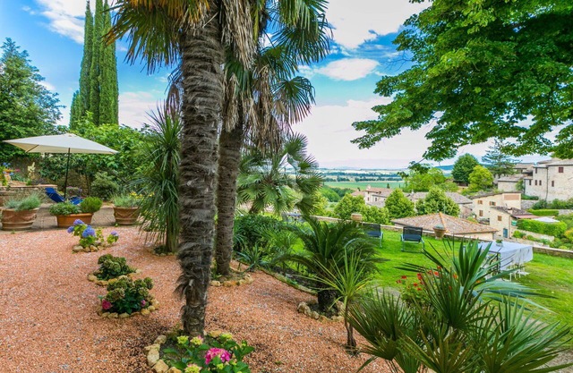 Beautiful apartment for 3 guests with WIFI, TV, patio, pets allowed and panoramic view