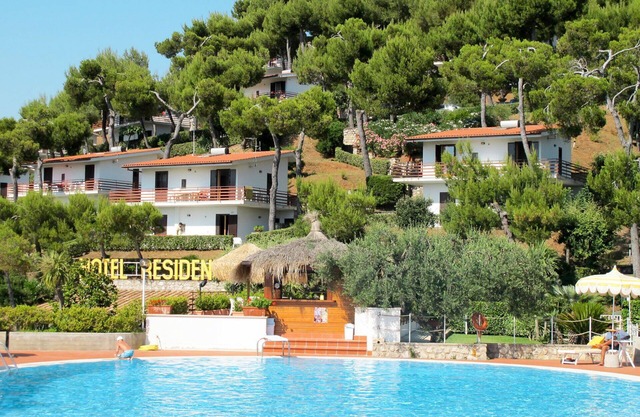 Beautiful apartment for 4 guests with A/C, pool, WIFI, TV, terrace and pets allowed