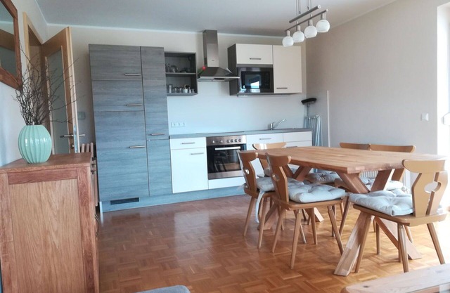 Beautiful apartment for 5 guests with WIFI, TV and balcony