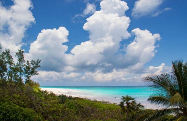 Beautiful Beach Cottage - Pink Sands Beach