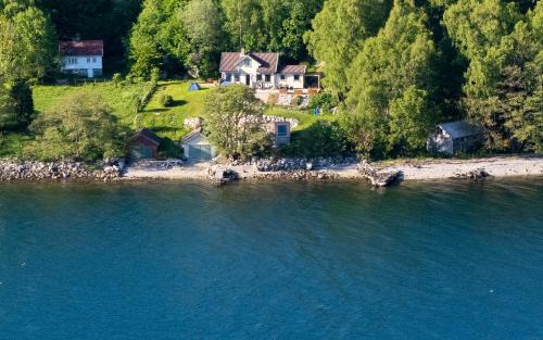 Beautiful Beach line Cabin with sauna near Pulpit Rock