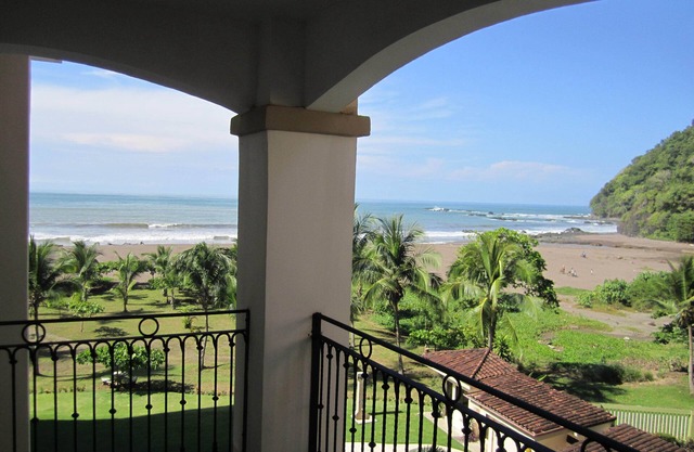 Beautiful Beachfront Ocean View Condo