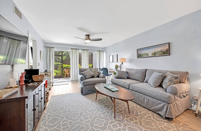 Beautiful, Comfortable Moorings Condo