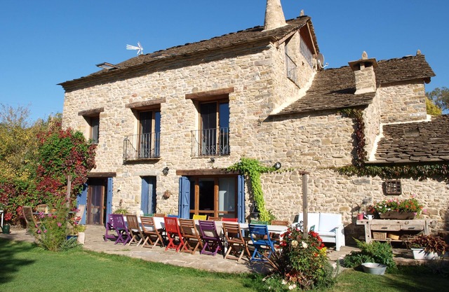 Beautiful complete eco-house, 15 people