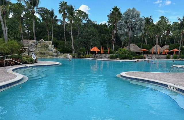 Beautiful Condo in Ole' section of Lely Resort - Resort Style Pool & Dining