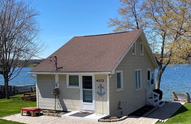 Beautiful cottage on Conesus Lake