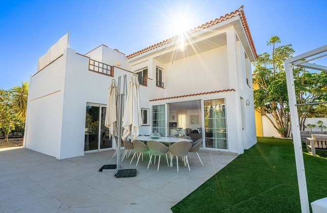 BEAUTIFUL DETACHED HOUSE IN PUNTA RASCA IN THE HEART OF PALM MAR