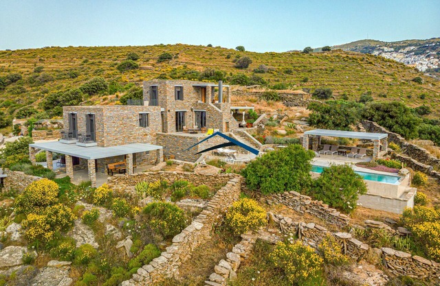 Beautiful eco-friendly "Agrikea" with a swimming pool, sea and sunset view