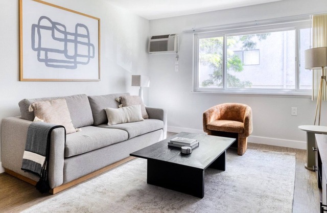 Beautiful Encino 1BR near WF & TJ, 5 mins to Galleria, by Blueground