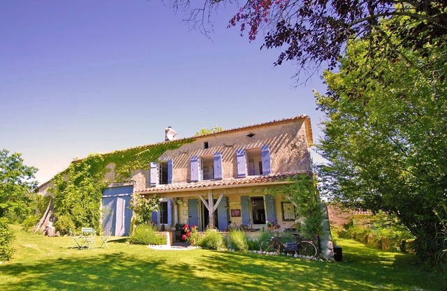 Beautiful Farmhouse-Idyllic French Living-Private Pool, sleeps 6 + 2 children