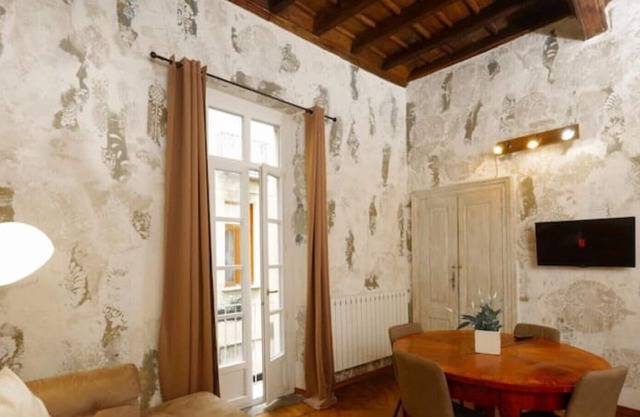 Beautiful, finely renovated historical flat in the heart of Turin