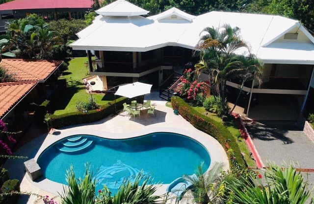 Beautiful first floor location with private pool!
