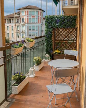 Beautiful floral apartment on Navigli