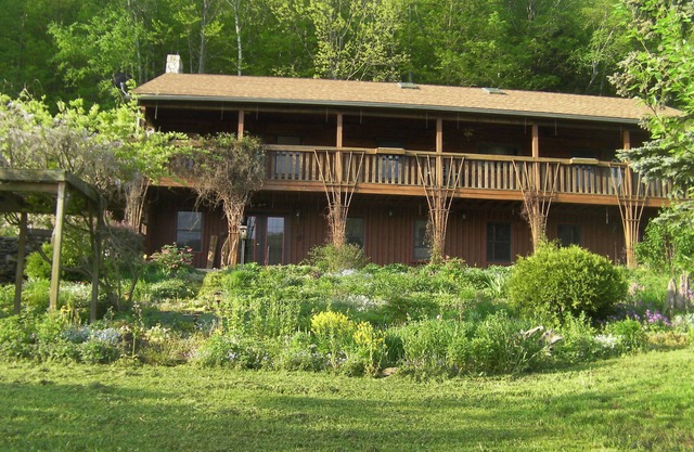 Beautiful Getaway - Reynolds Farm Lodge