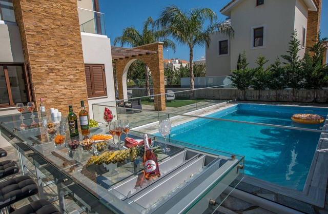 Beautiful Holiday Villa Minutes from Beaches, Famagusta Villa 1021