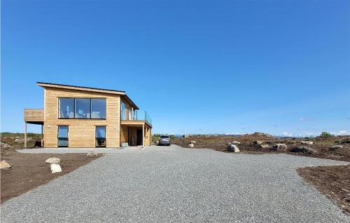 Beautiful Home In Bremnes With Wifi