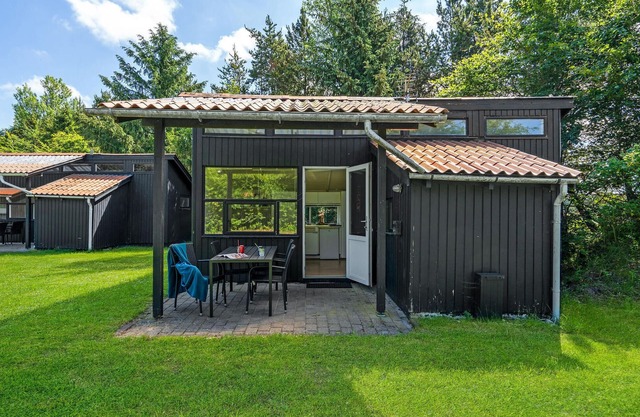 Beautiful home in Hampen with WiFi