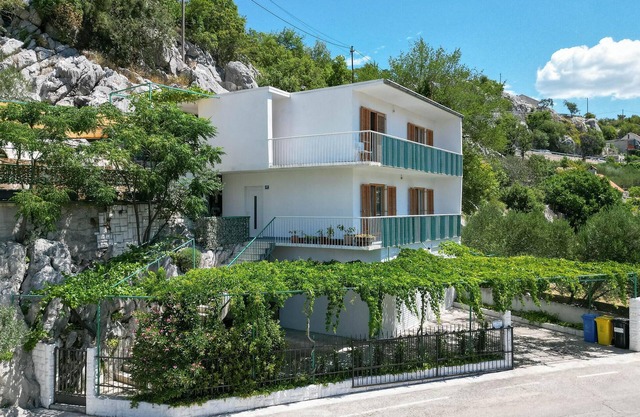 Beautiful home in Kostanje with WiFi