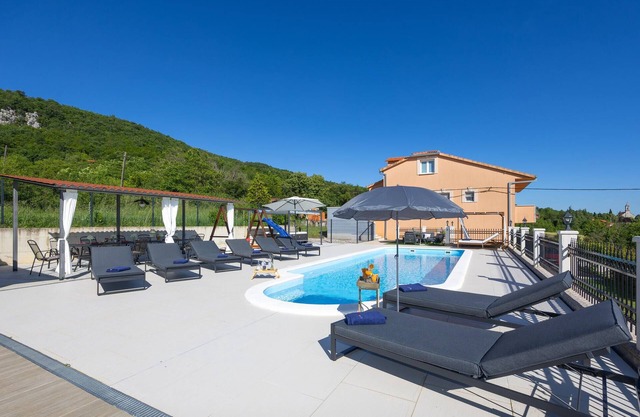 Beautiful home in Sinj