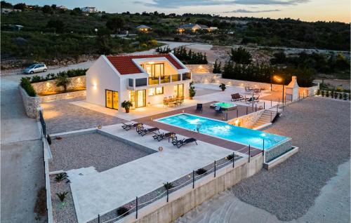 Beautiful Home In Splitska- Supetar