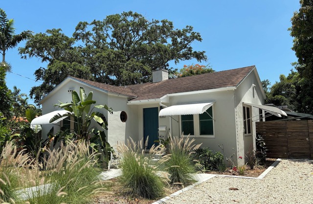 Beautiful Home in the Lush and Charming Neighborhood of Biscayne Park