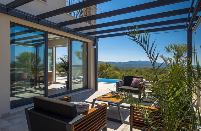 Beautiful home in Vrbnik