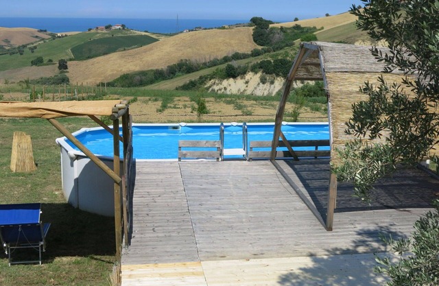 Beautiful apartment in villa with WIFI, pool, hot tub, A/C, TV, patio, pets allowed, panoramic view