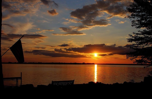 Beautiful Lake Front Cottage on Lake Champlain