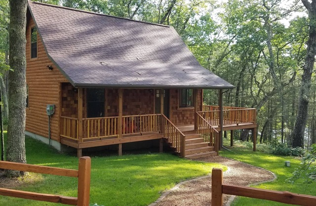 Beautiful Lake Front Cottage: Near Pere Marquette River & ORV/ATV Trails