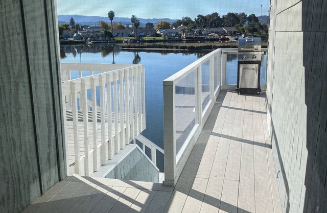 Beautiful Mariners Island Waterfront Retreat - Discount for long term stays!