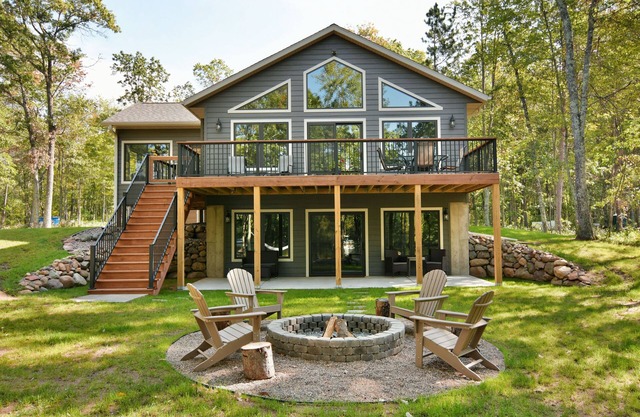 Beautiful new cabin available to rent!