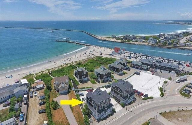 Beautiful Oceanview Townhouse in Narragansett RI with Private Beach Access