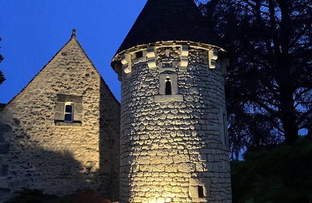 Beautiful one bedroom chateau on the banks of the River Vézere in Perigord Noir