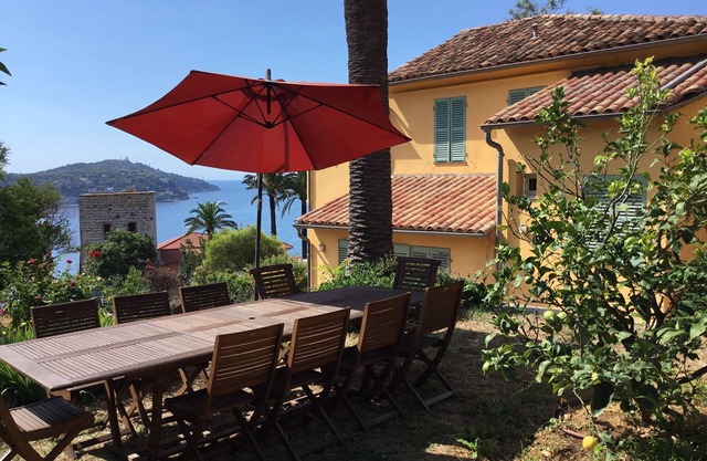 Beautiful Provencal Villa Close To The Beach And Accommodation