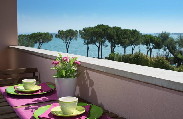 Beautiful Penthouse in downtown, facing the lake, close to the beach, wifi free