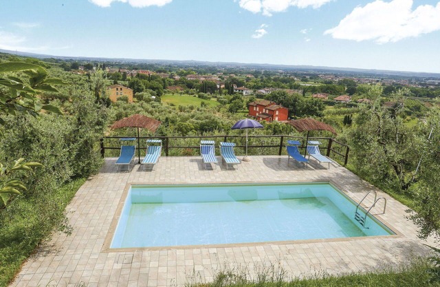 Beautiful private villa with WIFI, private pool, TV, patio, pets allowed and panoramic view