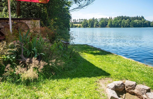 Beautiful private villa for 6 people with WIFI, TV, patio and pets allowed