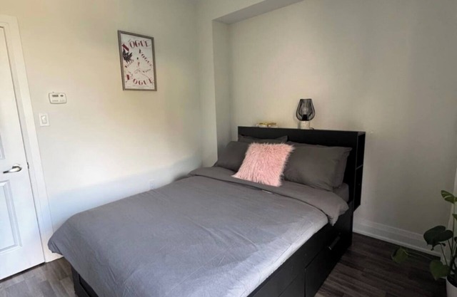 Beautiful Private Room with private Bath&Entrance